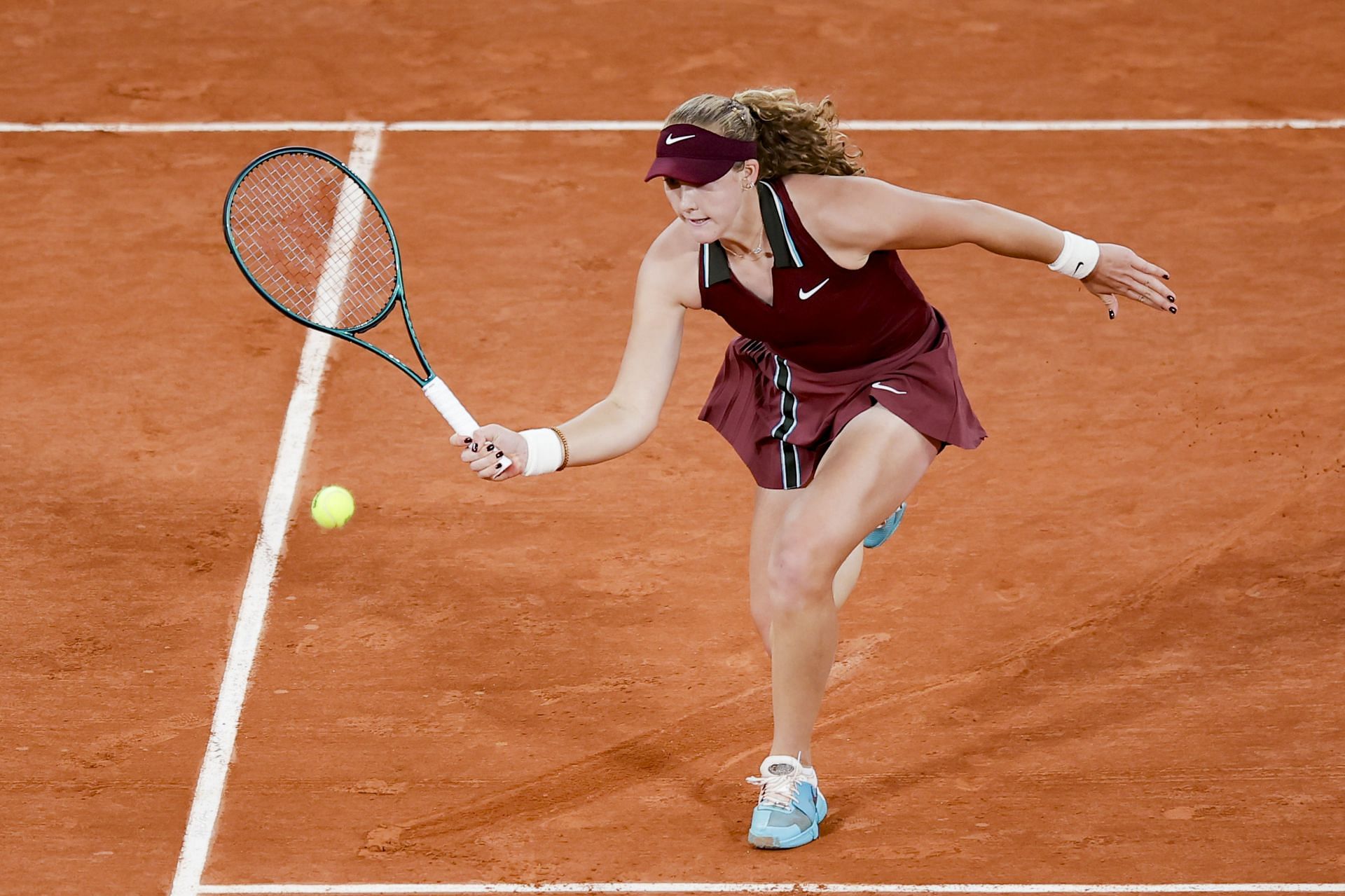 Andreeva plays a forehand at the 2025 French Open - Day Eleven - Source: Getty